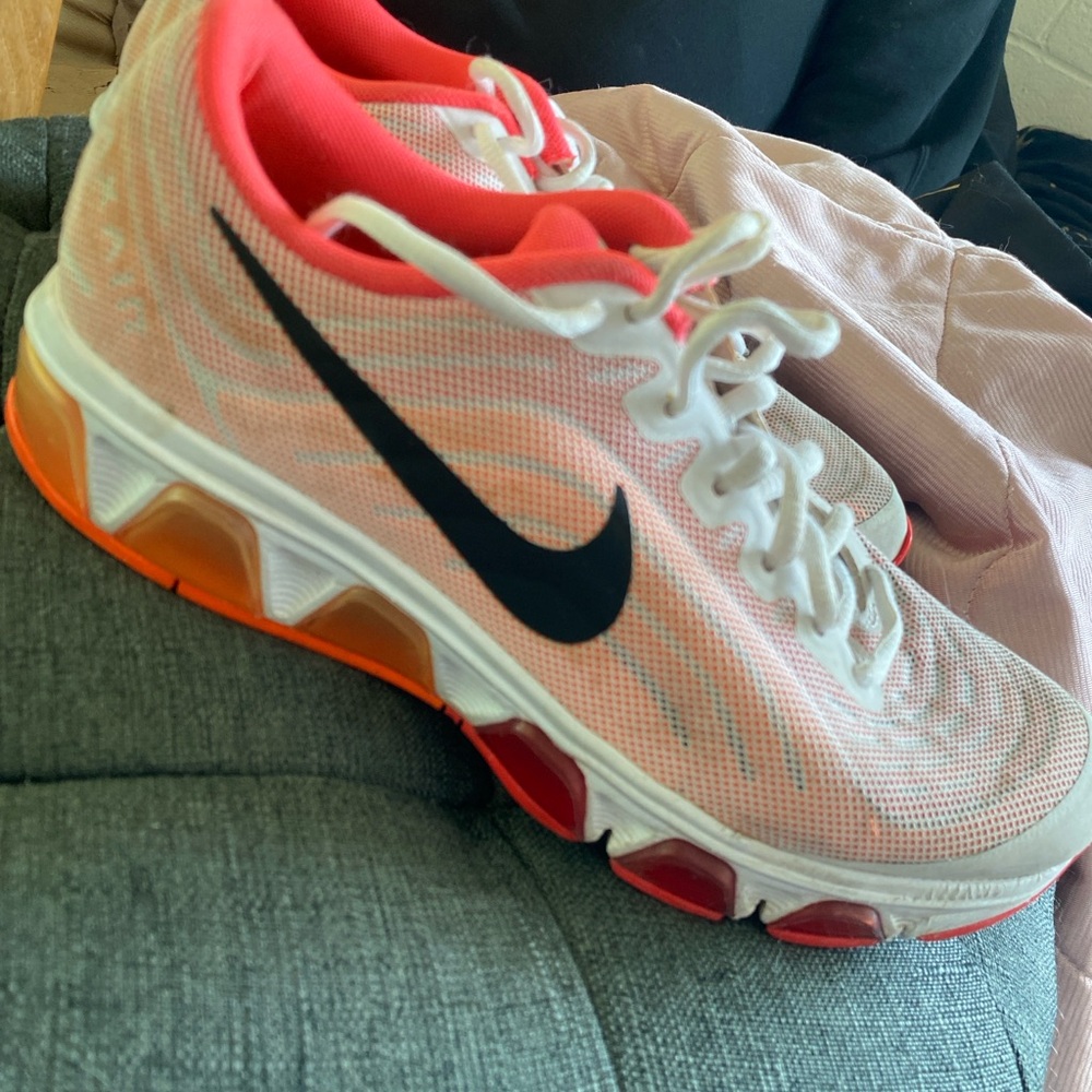 Nike Tailwind 6 shoes